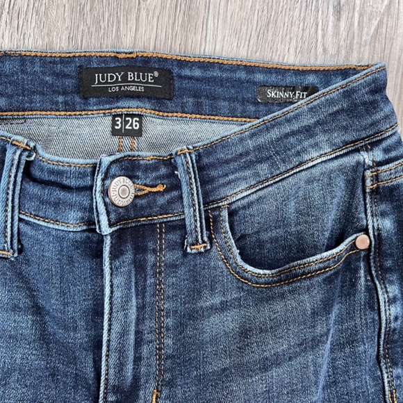 JUDY BLUE KNOXVILLE VINTAGE CUT HEM MID RISE SKINNY JB82527dk 3/26 distressed - Picture 6 of 8